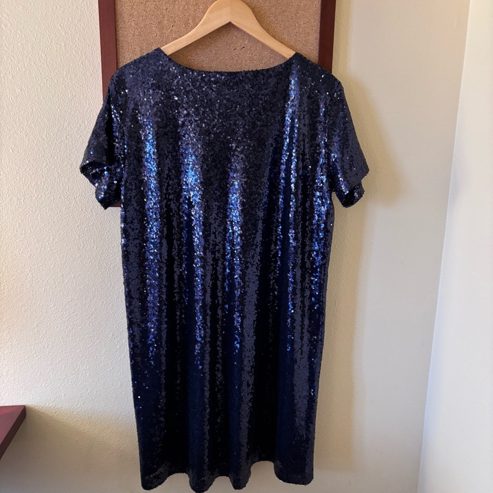 Lulus sequin dress.  Knee length. 1xl. - Picture 3 of 5